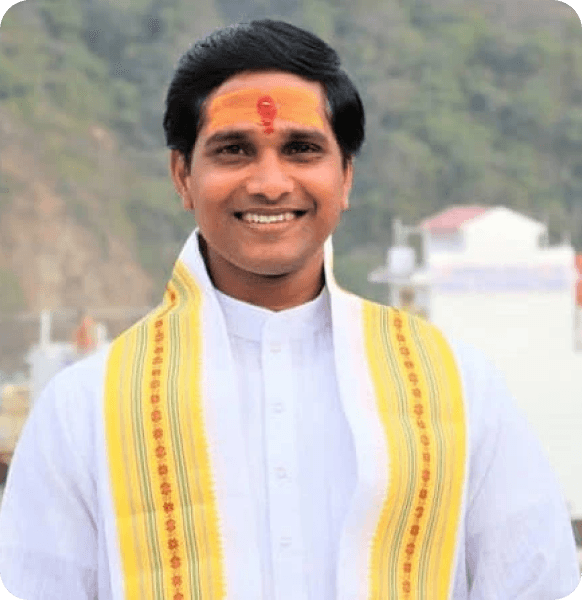 Portrait of Yogi Pramod Sahoo, yoga teacher at Hariom Yoga Vidya School